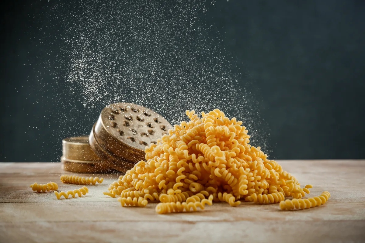 Fusilli Lunghi al Huevo — pasta cruda