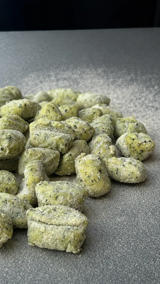 Ñoquis de Espinaca — pasta cruda