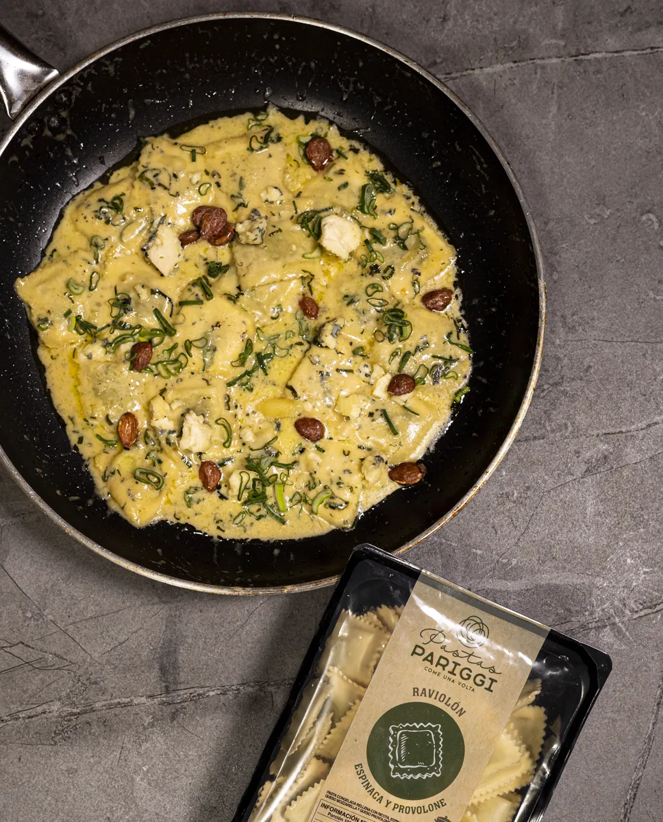 Raviolón de Espinaca y Provolone — plato terminado