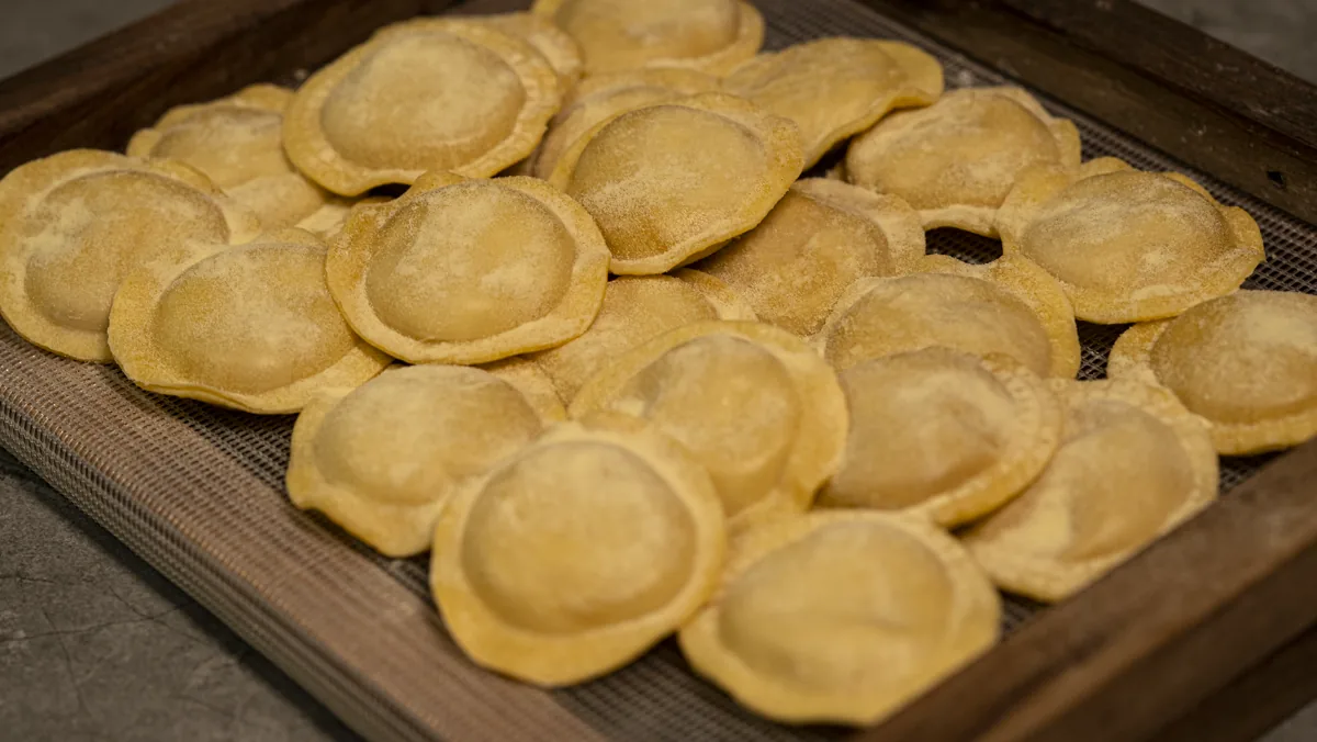 Sorrentino de Jamón y Mozzarella — pasta cruda